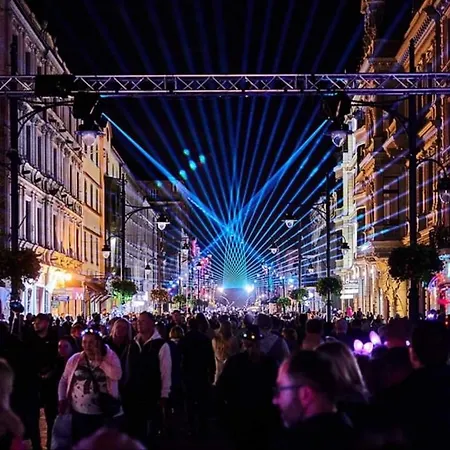 Hollywood Piotrkowska Klimat,jakosc,styl Лодзь