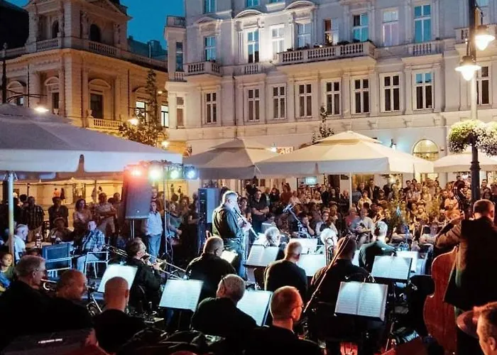 Hollywood Piotrkowska Klimat,jakosc,styl *